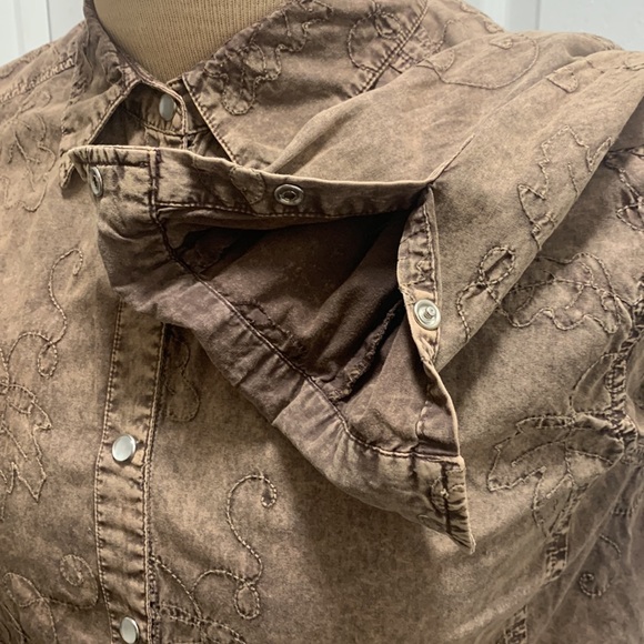 Vintage top 100% cotton women’s size medium western/ boho long sleeve button up - Picture 7 of 16